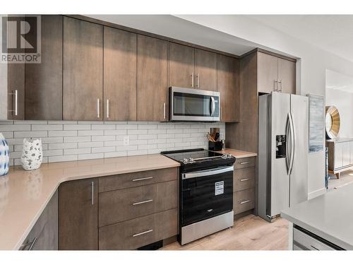 610 Academy Way Unit# 117, Kelowna, BC - Indoor Photo Showing Kitchen