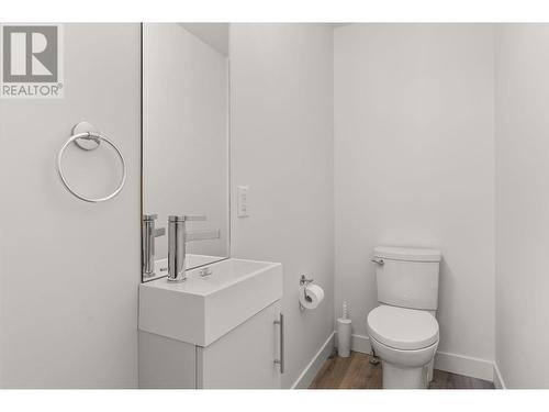 610 Academy Way Unit# 117, Kelowna, BC - Indoor Photo Showing Bathroom