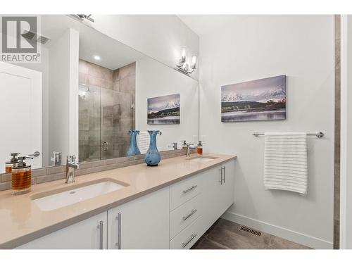 610 Academy Way Unit# 117, Kelowna, BC - Indoor Photo Showing Bathroom