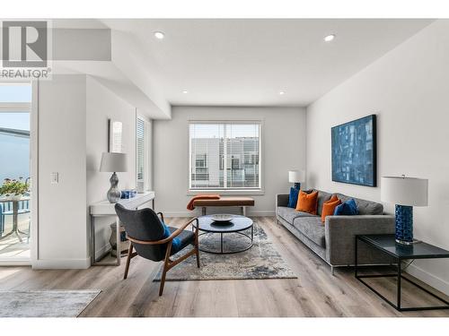 610 Academy Way Unit# 117, Kelowna, BC - Indoor Photo Showing Living Room