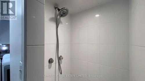 23 Candy Courtway, Toronto (Newtonbrook West), ON - Indoor Photo Showing Bathroom