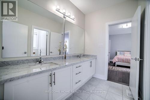 125 Gardiner Drive W, Bradford West Gwillimbury (Bradford), ON - Indoor Photo Showing Bathroom