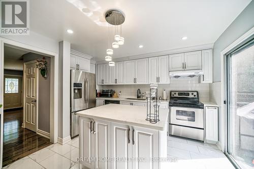 53 Delaney Crescent, Barrie (Northwest), ON - Indoor Photo Showing Kitchen