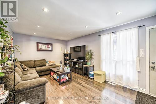 53 Delaney Crescent, Barrie (Northwest), ON - Indoor Photo Showing Living Room