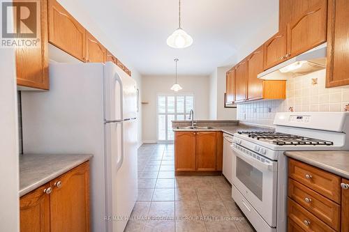 213 Dean Avenue, Barrie (Painswick South), ON - Indoor Photo Showing Kitchen With Double Sink