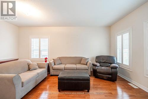 213 Dean Avenue, Barrie (Painswick South), ON - Indoor Photo Showing Living Room