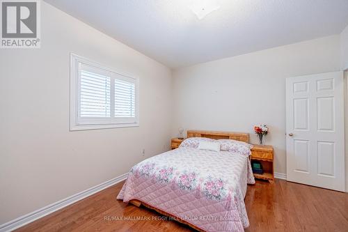 213 Dean Avenue, Barrie (Painswick South), ON - Indoor Photo Showing Bedroom