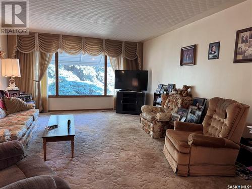 823 13Th Street, Humboldt, SK - Indoor Photo Showing Living Room