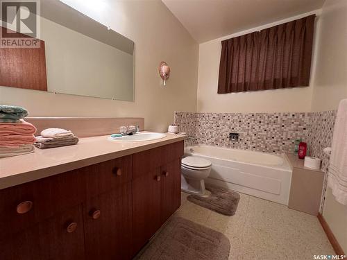 823 13Th Street, Humboldt, SK - Indoor Photo Showing Bathroom