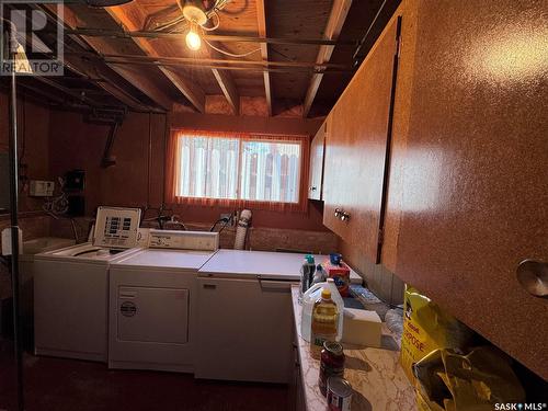 823 13Th Street, Humboldt, SK - Indoor Photo Showing Laundry Room