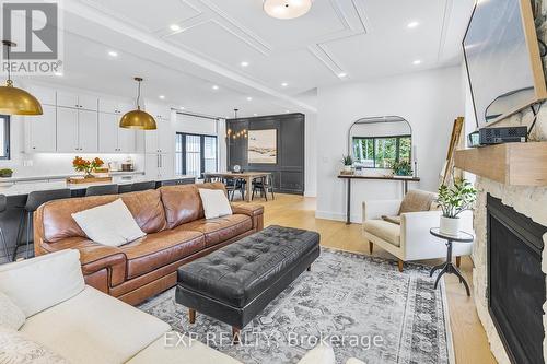 68 49Th Street N, Wasaga Beach, ON - Indoor Photo Showing Living Room