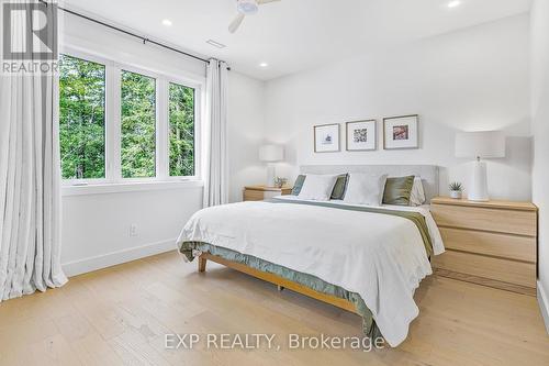 68 49Th Street N, Wasaga Beach, ON - Indoor Photo Showing Bedroom