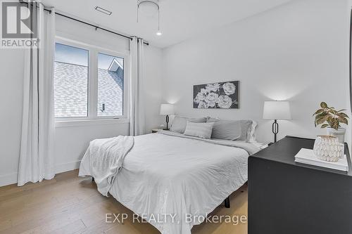 68 49Th Street N, Wasaga Beach, ON - Indoor Photo Showing Bedroom