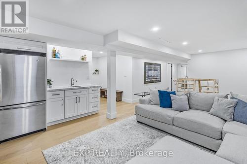 68 49Th Street N, Wasaga Beach, ON - Indoor Photo Showing Living Room