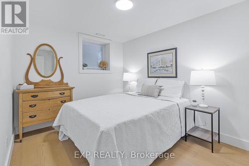 68 49Th Street N, Wasaga Beach, ON - Indoor Photo Showing Bedroom