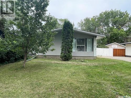 2816 Grant Road, Regina, SK - Outdoor