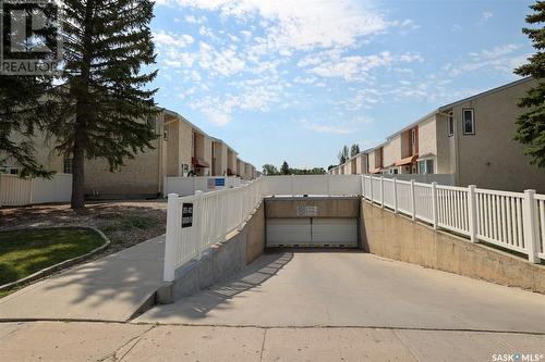 3929 Gordon Road, Regina, SK - Outdoor