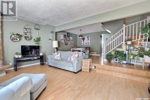 3929 Gordon Road, Regina, SK - Indoor Photo Showing Living Room