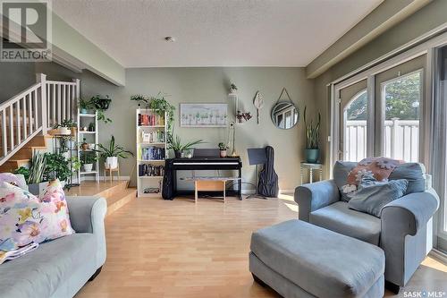 3929 Gordon Road, Regina, SK - Indoor Photo Showing Living Room