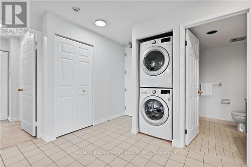 Ph6 - 2210 Lakeshore Road, Burlington (Lasalle), ON - Indoor Photo Showing Laundry Room