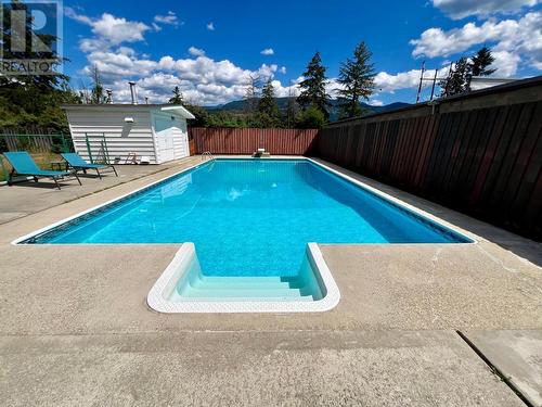 614 12Th  Street, Castlegar, BC - Outdoor With In Ground Pool With Backyard