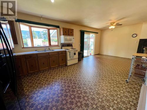 614 12Th  Street, Castlegar, BC - Indoor