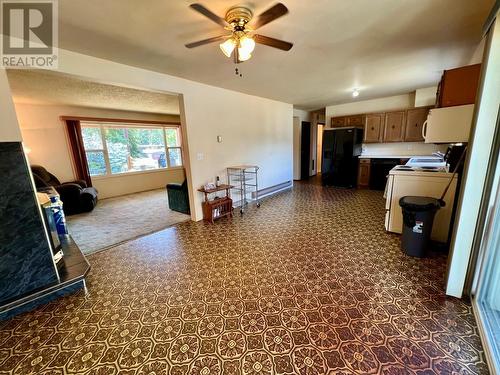 614 12Th  Street, Castlegar, BC - Indoor Photo Showing Other Room