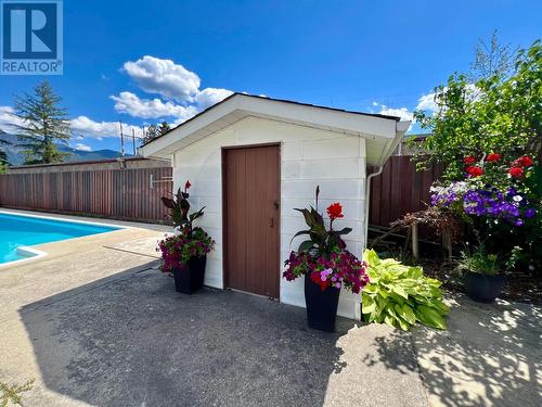 614 12Th  Street, Castlegar, BC - Outdoor With In Ground Pool