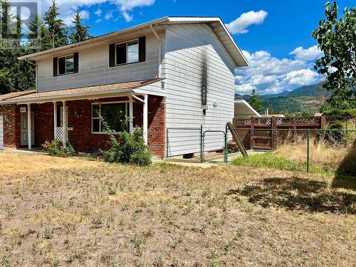 614 12Th  Street, Castlegar, BC - Outdoor