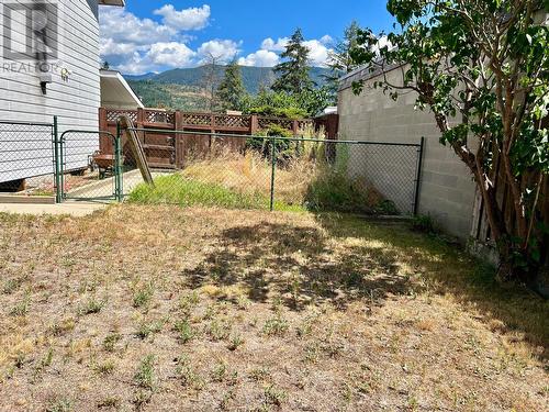 614 12Th  Street, Castlegar, BC - Outdoor