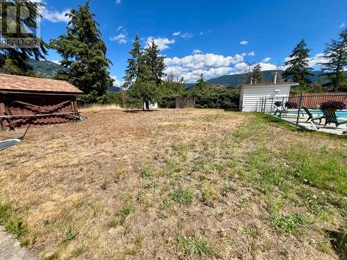 614 12Th  Street, Castlegar, BC - Outdoor