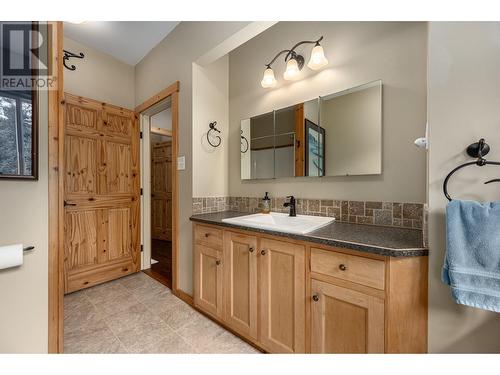 380 Richlands Road, Cherryville, BC - Indoor Photo Showing Bathroom