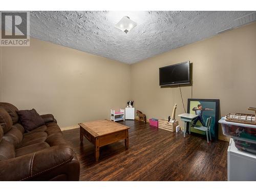 380 Richlands Road, Cherryville, BC - Indoor