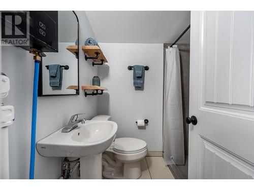 380 Richlands Road, Cherryville, BC - Indoor Photo Showing Bathroom