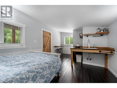 380 Richlands Road, Cherryville, BC - Indoor Photo Showing Bedroom