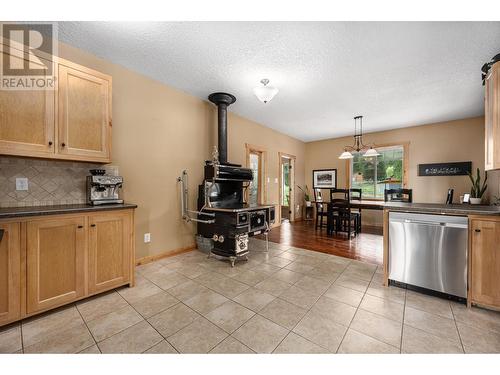 380 Richlands Road, Cherryville, BC - Indoor Photo Showing Kitchen