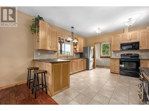 380 Richlands Road, Cherryville, BC - Indoor Photo Showing Kitchen