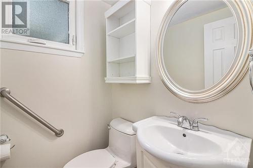 7 Eastpark Drive, Ottawa, ON - Indoor Photo Showing Bathroom