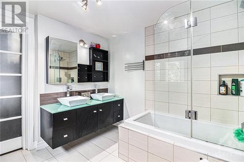 7 Eastpark Drive, Ottawa, ON - Indoor Photo Showing Bathroom