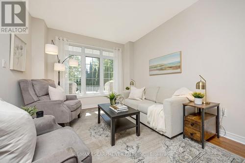 145 Wheeler Court, Guelph/Eramosa (Rockwood), ON - Indoor Photo Showing Living Room