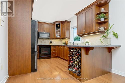 145 Wheeler Court, Guelph/Eramosa (Rockwood), ON - Indoor Photo Showing Kitchen