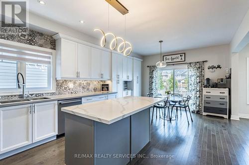 143 Knight Street, New Tecumseth (Alliston), ON - Indoor Photo Showing Kitchen With Double Sink With Upgraded Kitchen