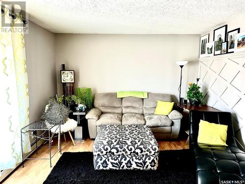 305 3140 Louise Street, Saskatoon, SK - Indoor Photo Showing Living Room