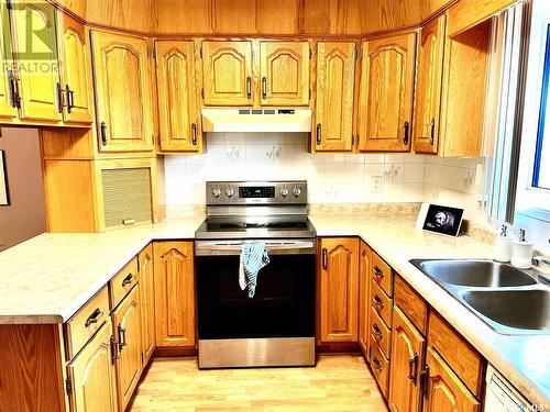 305 3140 Louise Street, Saskatoon, SK - Indoor Photo Showing Kitchen