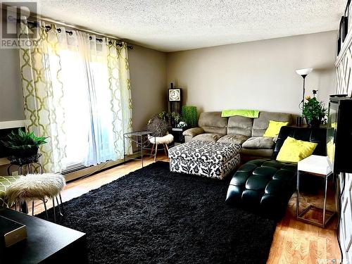 305 3140 Louise Street, Saskatoon, SK - Indoor Photo Showing Living Room