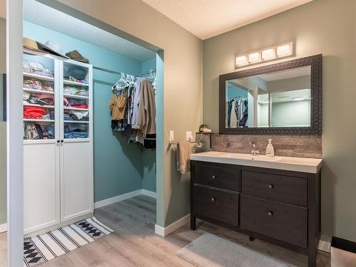 30-1155 Hugh Allan Drive, Kamloops, BC - Indoor Photo Showing Bathroom