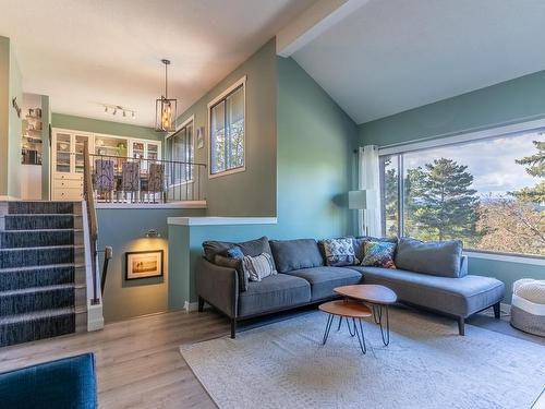 30-1155 Hugh Allan Drive, Kamloops, BC - Indoor Photo Showing Living Room