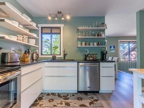 30-1155 Hugh Allan Drive, Kamloops, BC - Indoor Photo Showing Kitchen