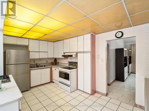 145 Cass Avenue, Toronto (Tam O'Shanter-Sullivan), ON - Indoor Photo Showing Kitchen With Double Sink