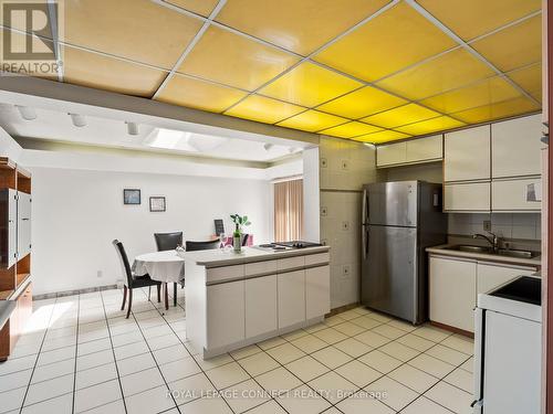 145 Cass Avenue, Toronto (Tam O'Shanter-Sullivan), ON - Indoor Photo Showing Kitchen With Double Sink